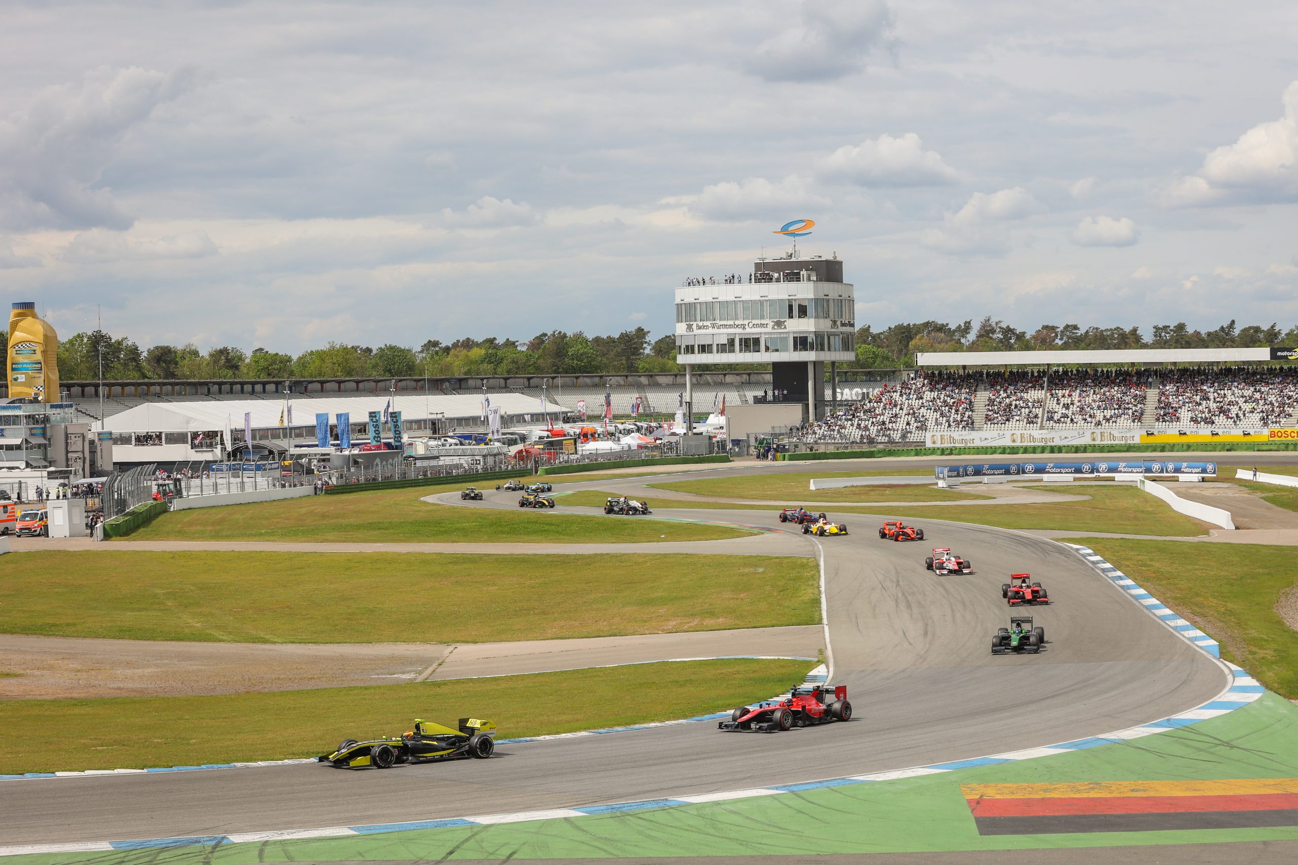 Eine willkommene Zeitreise für die alten Rennsport-Haudegen - ADAC ...